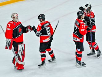 Новокузнецкий «Металлург» победно завершил вторую игру четвертьфинала против «Горняка-УГМК»