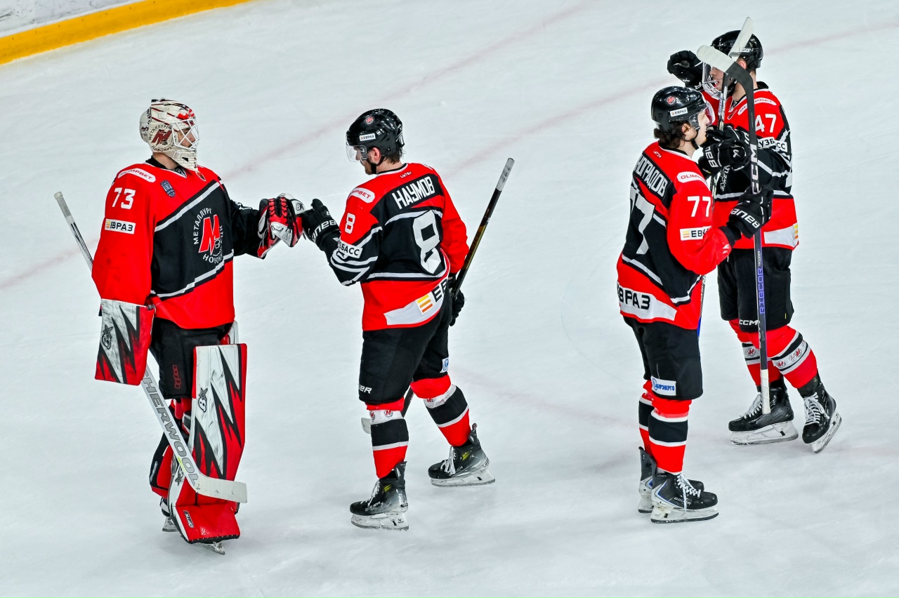 Новокузнецкий «Металлург» победно завершил вторую игру четвертьфинала против «Горняка-УГМК»