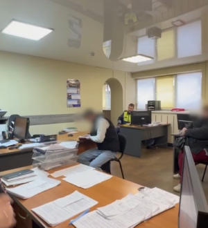 16-летний подросток в Новокузнецке купил машину и без прав катался по городу