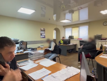 16-летний подросток в Новокузнецке купил машину и без прав катался по году