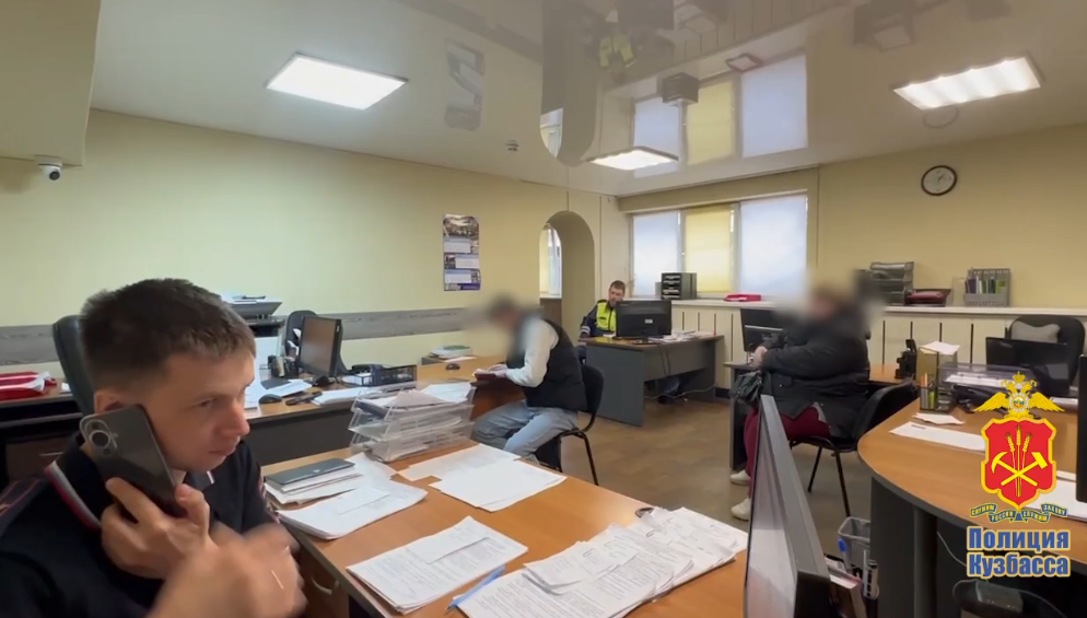 16-летний подросток в Новокузнецке купил машину и без прав катался по году