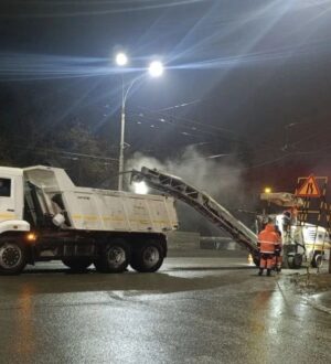 В Кемерове приступили к ямочному ремонту дорог классическим способом