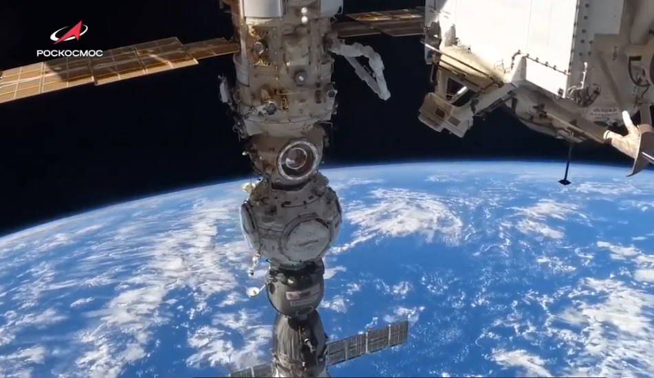 Сколько зарабатывают российские космонавты: эксперт представил четкие цифры