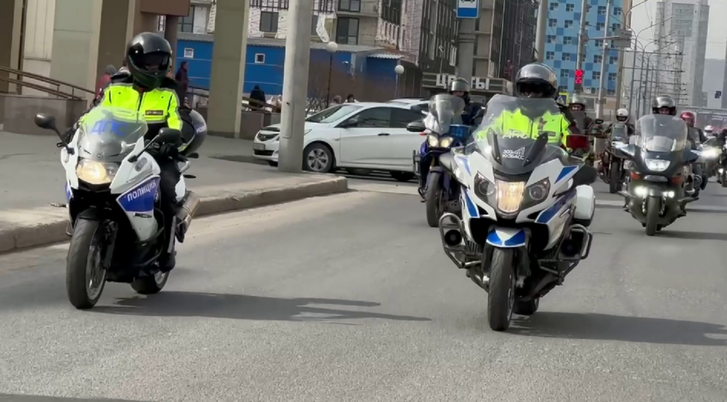 В преддверии мотосезона в Новокузнецке мотоклубы города и мотопатруль ГАИ провели специальный рейд