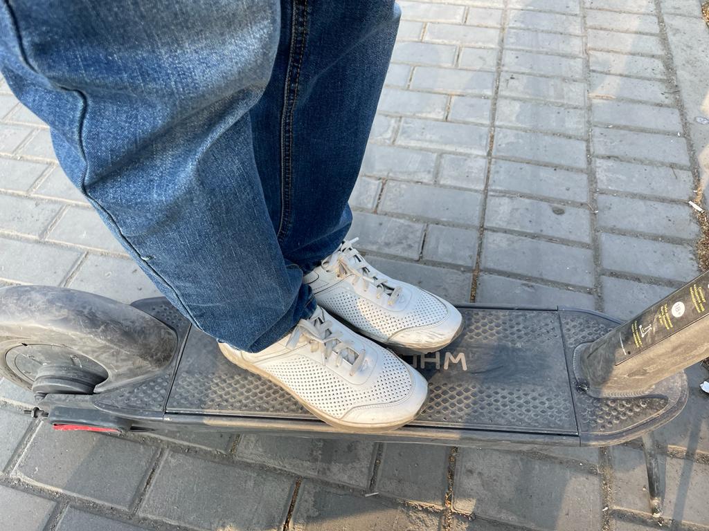 Депутаты предлагают снизить скорость электросамокатов до минимальной