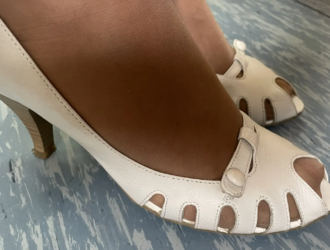 Врач-флеболог рекомендует носить обувь с супинатором и небольшим каблуком