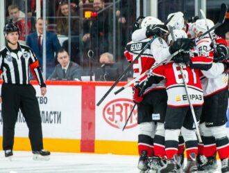 Новокузнецкий «Металлург» с достойным перевесом обыграл «Горняк-УГМК» в четвертой игре