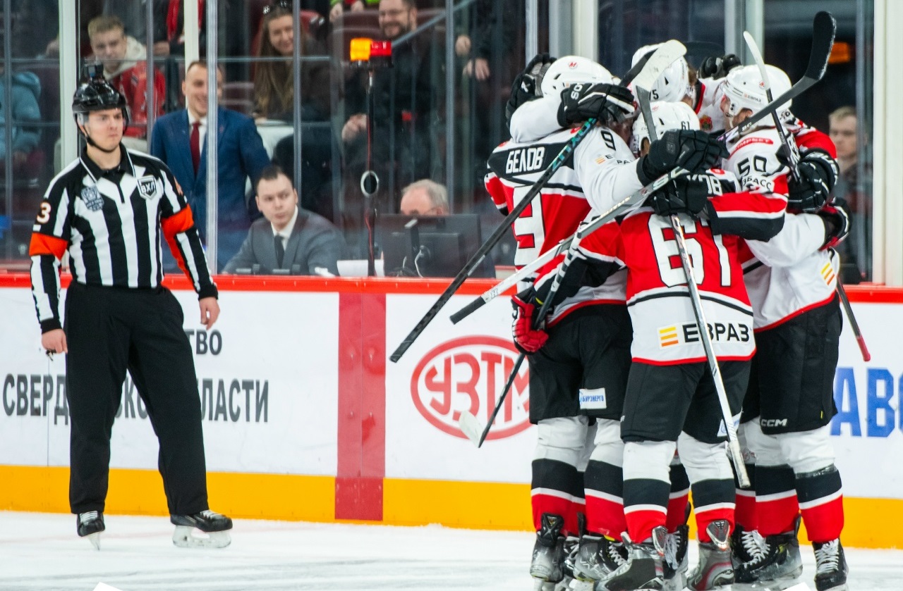 Новокузнецкий «Металлург» с достойным перевесом обыграл «Горняк-УГМК» в четвертой игре