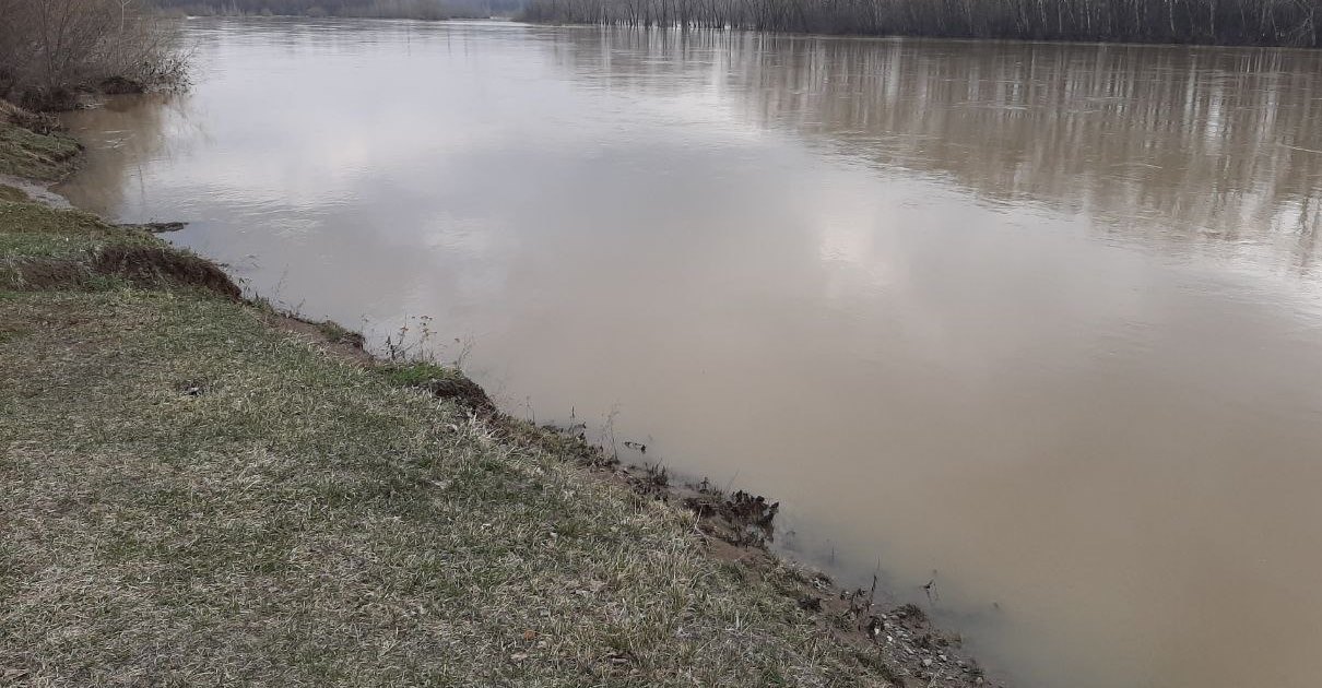 В Мариинском округе закрыли мост через реку Кия