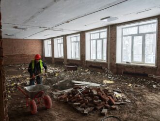 Ремонт в междуреченской школе может завершиться быстрее