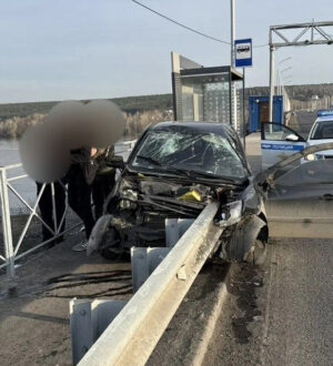 В Кемерове пьяный водитель устроил ДТП на Кузбасском мосту