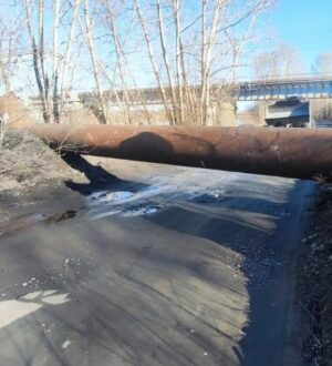 В Новокузнецке вышедшая из берегов Кондома затопила дорогу