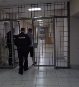 В Прокопьевске оперативно поймали мужчин, обворовавших дом знакомого