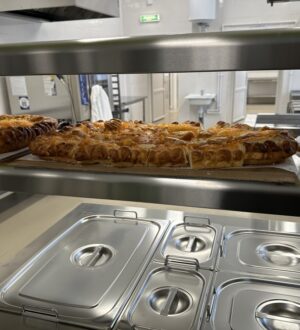 Депутаты предлагают ввести бесплатное горячее питание для школьников из малоимущих семей