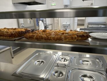 Депутаты предлагают ввести бесплатное горячее питание для школьников из малоимущих семей