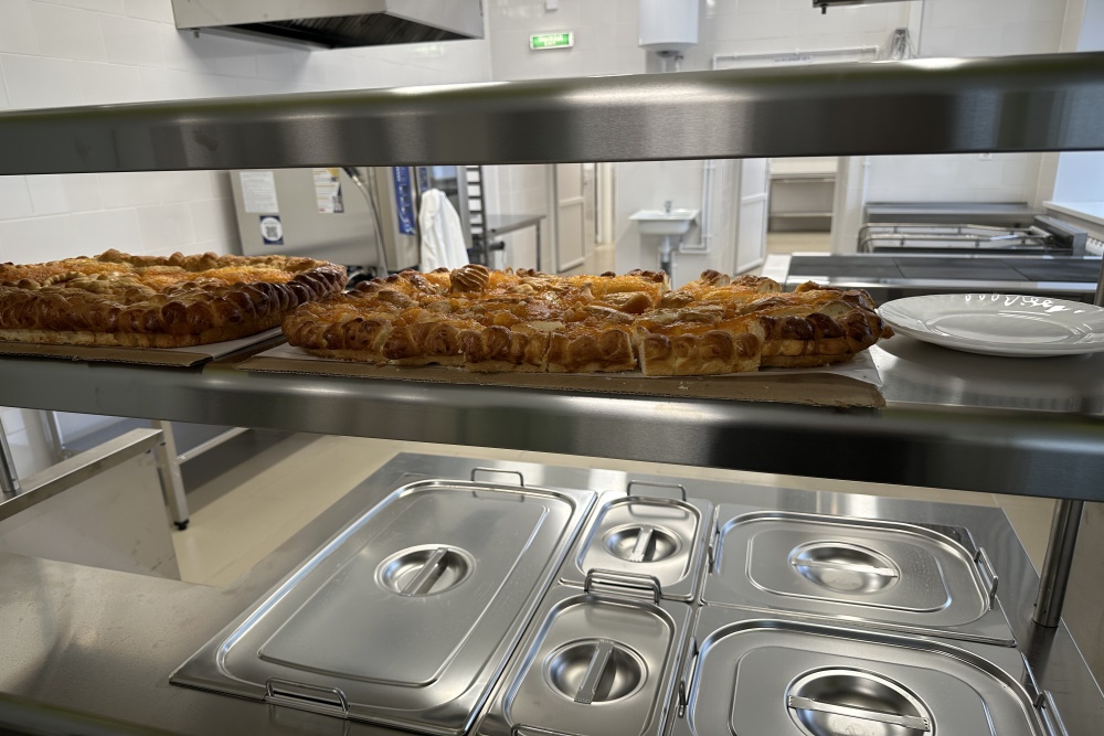 Депутаты предлагают ввести бесплатное горячее питание для школьников из малоимущих семей