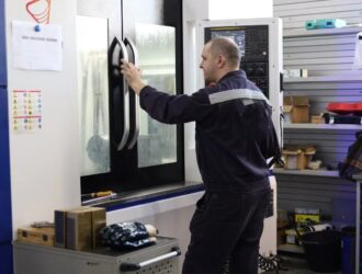 В Кузбассе завод ускорил выпуск техники для горной добычи благодаря нацпроекту