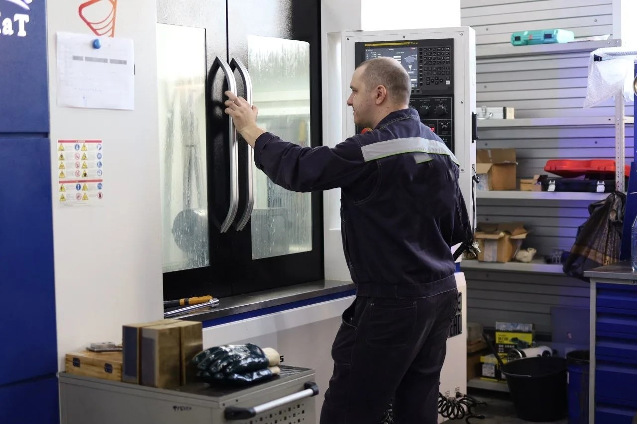 В Кузбассе завод ускорил выпуск техники для горной добычи благодаря нацпроекту