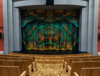 Открыт прием заявок на детский театрально-поэтический фестиваль «Табуретка»