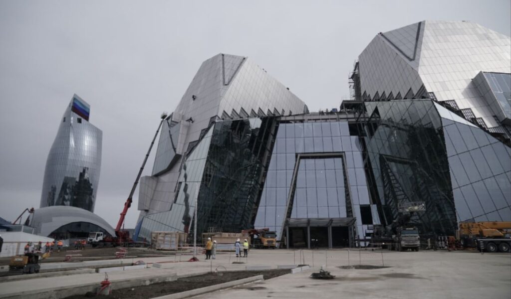 Возводимый в Кемерове Сибирский кластер искусств посетили Илья Середюк и Валерий Гергиев