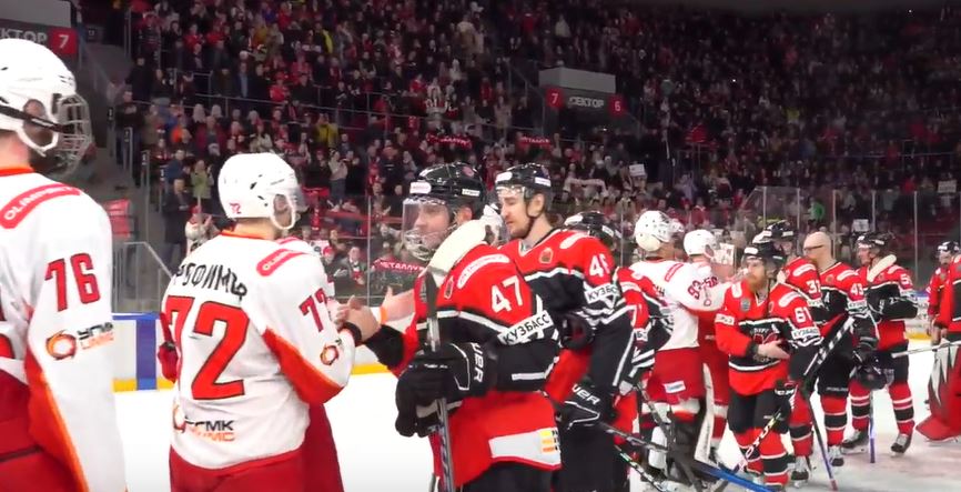 Новокузнецкий «Металлург» одолел в пятой встрече «Горняк-УГМК» и вышел в полуфинал