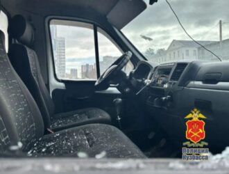 Повредил 11 автомобилей и два обворовал: в Кемерове задержали несовершеннолетнего хулигана