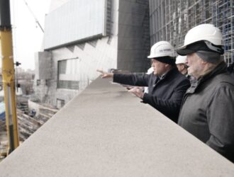 Возводимый в Кемерове Сибирский кластер искусств посетили Илья Середюк и Валерий Гергиев