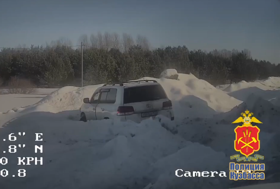 18-летнему кузбассовцу грозит срок за угон внедорожника