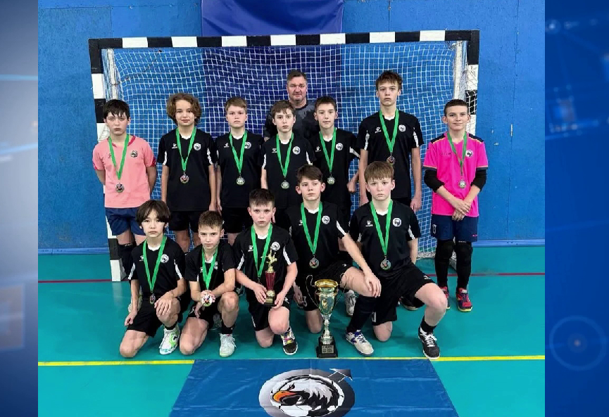 Новокузнецкие футболисты заняли второе место на турнире в Томске