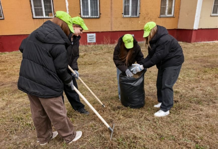 Коллективы предприятий СУЭК-Кузбасс присоединились к Всекузбасскому субботнику