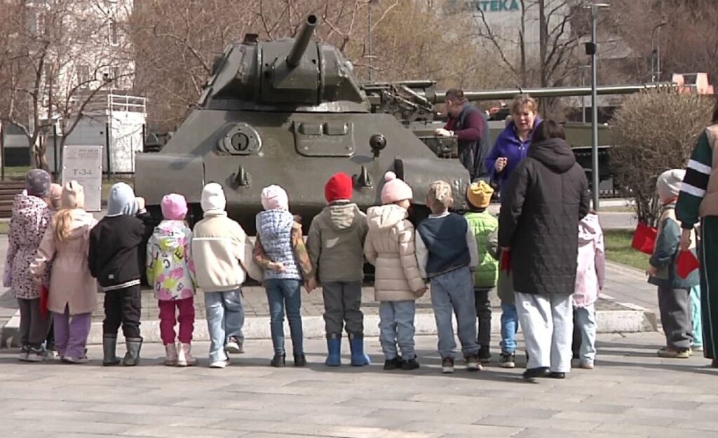В новокузнецком музее военной техники под открытым небом взялись за покраску экспонатов