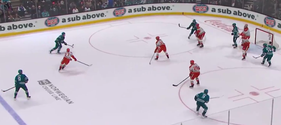 Ассист кузбасского хоккеиста помог «Сан-Хосе» перевернуть игру с «Анахаймом»