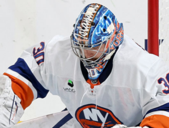 НХЛ включила кузбасского голкипера в список претендентов на Везину Трофи