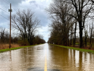 Две дороги ушли под воду в Новокузнецком округе