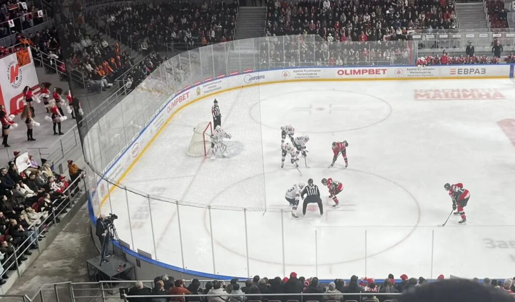 Новокузнецкий «Металлург» проиграл Самаре вторую игру в серии 1/8 плей-офф