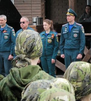 В Новокузнецке учащиеся кадетских классов МЧС стали участниками военно-патриотической игры «Щит Отечества»