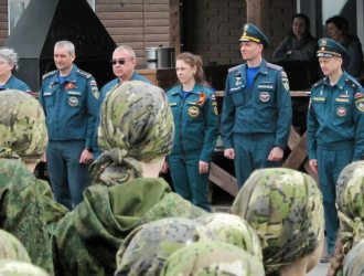 В Новокузнецке учащиеся кадетских классов МЧС стали участниками военно-патриотической игры «Щит Отечества»