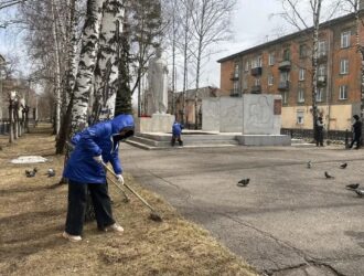 Каждый второй мужчина и каждая третья женщина в России избегают субботников на работе