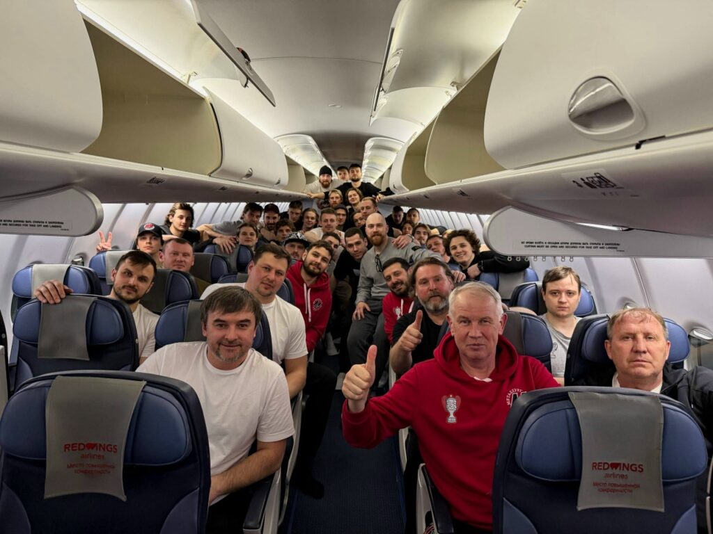 Новокузнецкий «Металлург» обыграл ЦСК ВВС и вышел в четвертьфинал