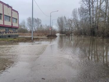 Глава Новокузнецка сообщил, что до опасного уровня воды в Томи осталось всего 10 сантиметров