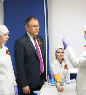 Илья Середюк в День медсестер посетил Кузбасский медицинский колледж