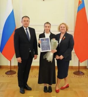 Губернатор вручил 15 школьникам медали «Надежда Кузбасса»