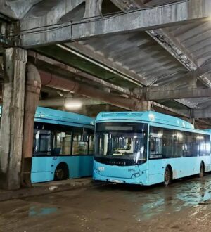 В Новокузнецке водитель автобуса помог вернуть домой пенсионера с деменцией
