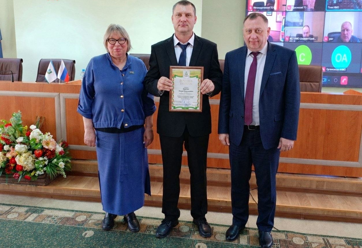 В Кузбассе наградили волонтера, который помог спасти человека во время паводка