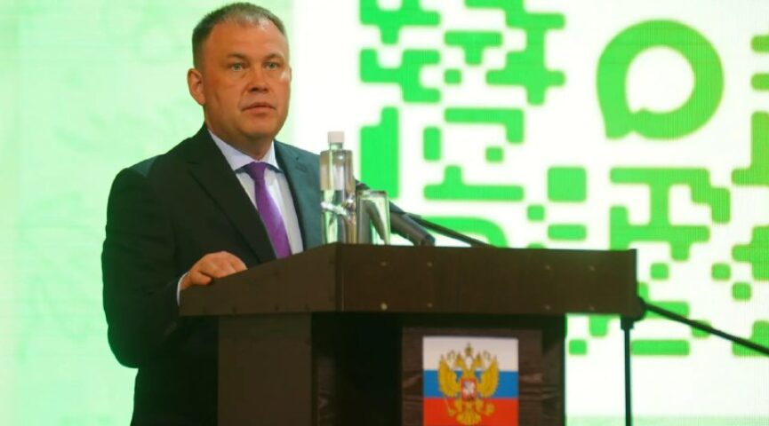 Илья Середюк раскритиковал мэра Анжеро-Судженска за плохие дороги и скейт-парк