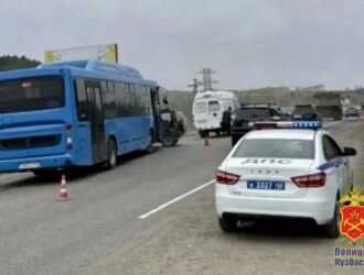 В Кузбассе в ДТП с рейсовым автобусом погиб человек