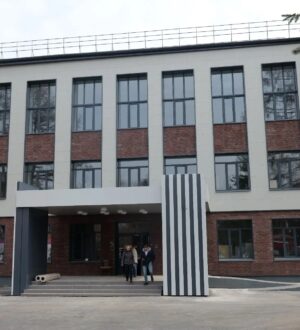 В Кузбассе за 1,5 года при поддержке «Единой России» отремонтируют 15 школ