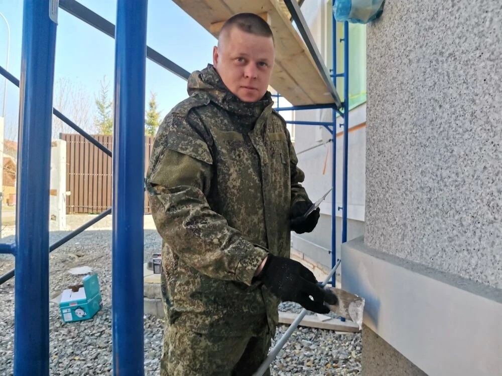 В Кемерове 8 ветеранов СВО открыли бизнес с помощью социального контракта