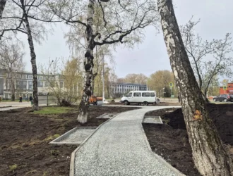 В Кемерове продолжается благоустройство сквера в Кировском районе