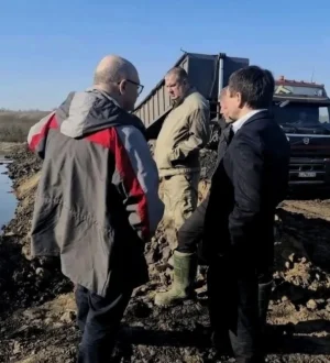 В Ленинск-Кузнецком округе продолжаются восстановительные работы на водооградительном валу